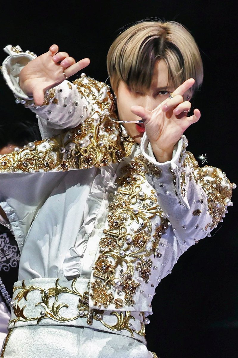 moeeenaa's tweet photo. いいもん！
熱愛説なんて信じないもん！！
こんな時こそテミナの写真見よ！！
#TAEMIN https://t.co/4r2IBTuZKI