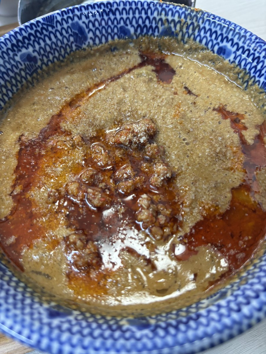 まるぜんすきーランチ　幸手

Akkey   担々つけ麺　味玉　玉ねぎTP   半ライス

美味すぎる。麺250㌘もスルッと入っていく。大盛り350㌘もいけそう。
そん時は半ライスは食えないけどw

そしてゆーじさんは相変わらずかっこいい。