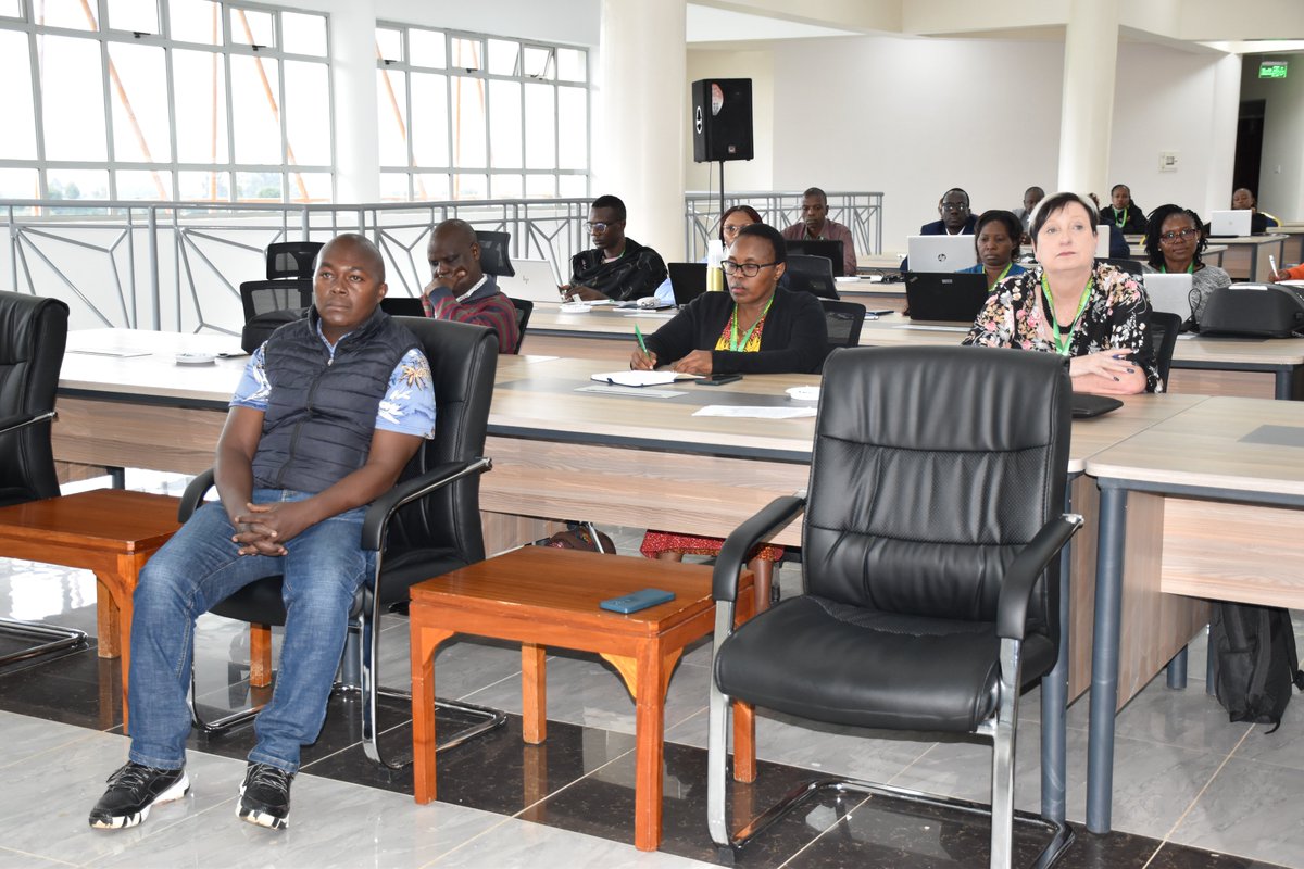 KaratinaUniv tweet picture
