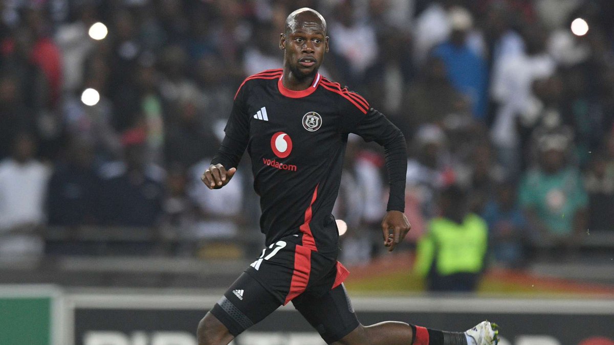 kanyane23's tweet photo. You have to be tactically aware about the game to understand his role in our team👌 Very important 💪 EM17  ☠️☠️☠️ https://t.co/hwyw5l4aLb