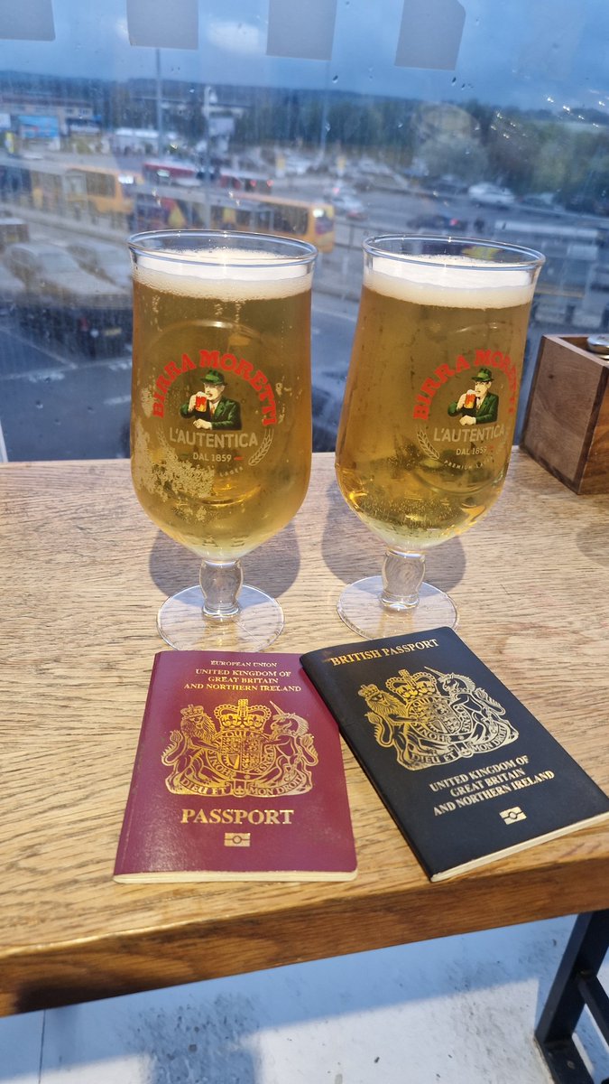 streboR_13's tweet photo. Any excuse for a trip to Dublin. Viva la Ks! 🧡 @TheKsUK https://t.co/IRzsC3G64X