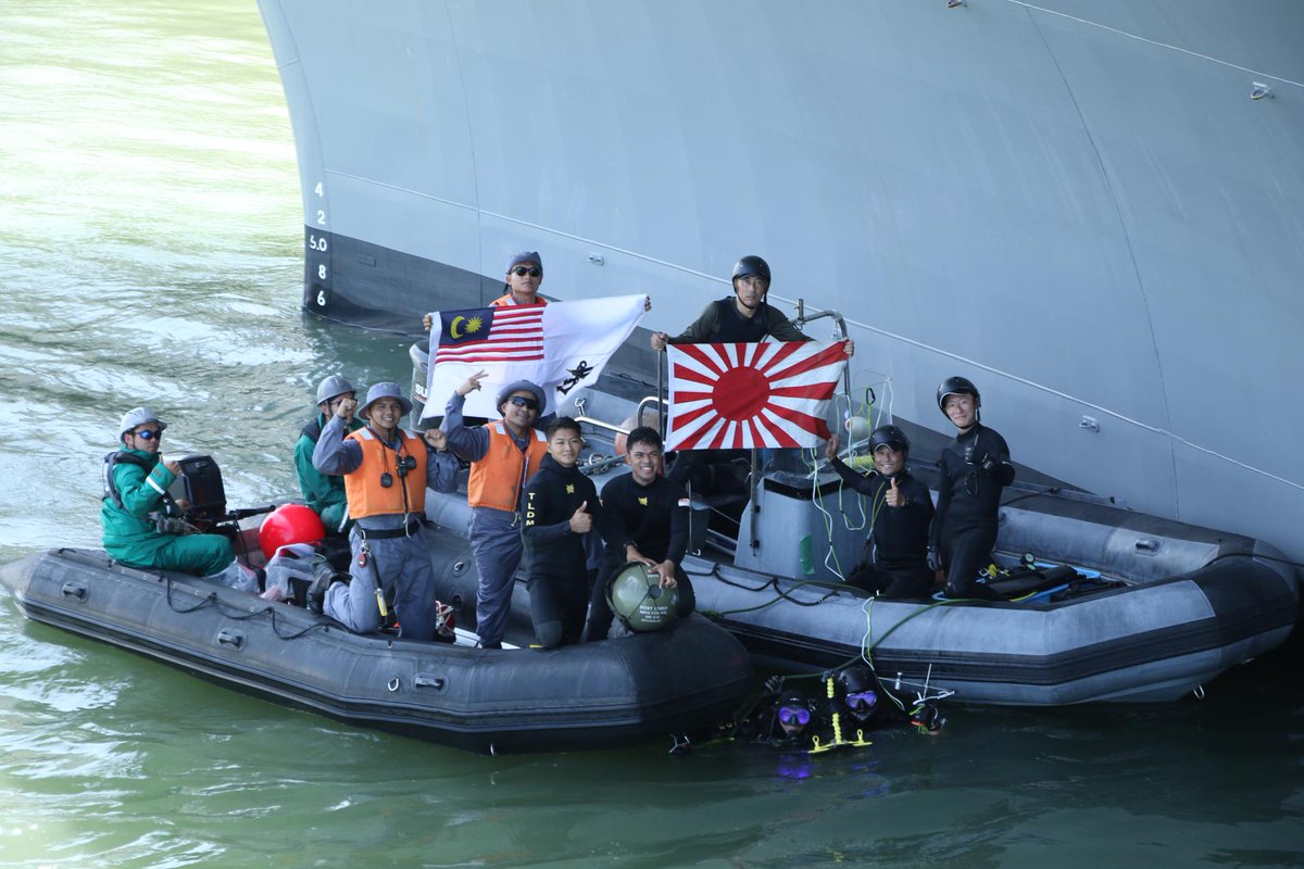JMSDF_PAO's tweet photo. 🇯🇵🇲🇾4月14日及び15日、令和６年度インド太平洋・中東方面派遣（#IMED25 ）部隊の掃海母艦 #ぶんご 及び掃海艦 #えたじま は、#自由で開かれたインド太平洋 の実現に向けて連携を強化すべく、マラッカ海峡及びポートクラン港内において日マレーシア共同訓練（MALPAN）を実施しました。 https://t.co/vzcyOngLFv