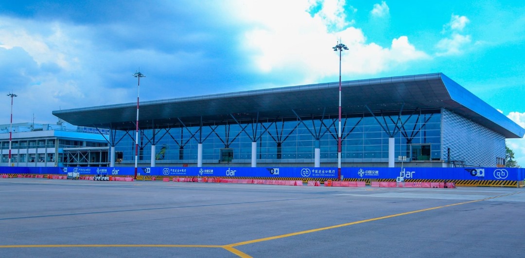 Entebbe International Airport recorded 83,661 arriving and 94,722 departing passengers, a total of 178,383 international passengers in March 2025, an average of 5,754 passengers per day. The March 2025 international passenger traffic was slightly higher than the total of 171,990