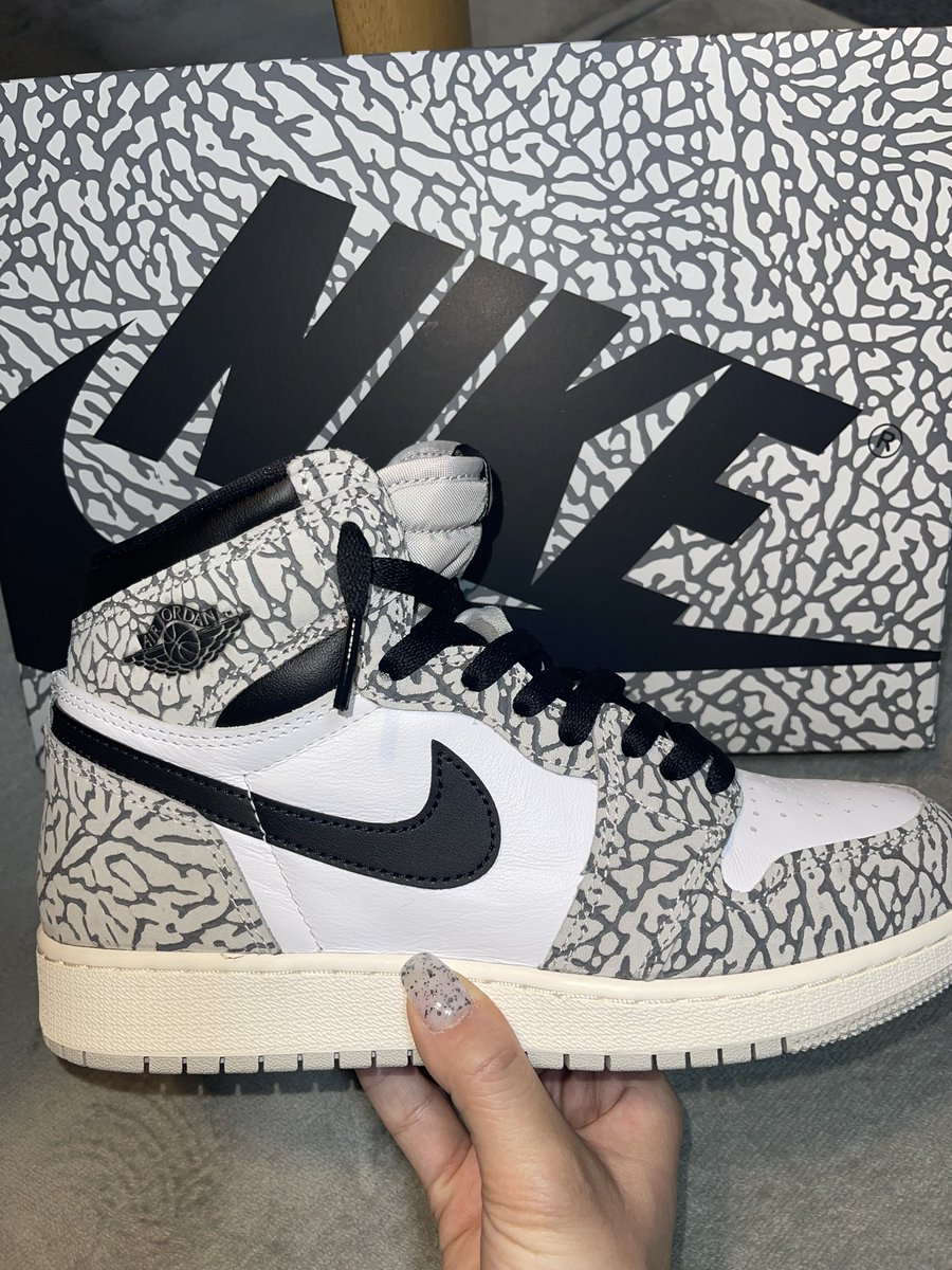 geal_sena's tweet photo. 本日の #セナスニ👟

Nike Air Jordan 1 High OG "White Cement/Safari" https://t.co/zB2PYjn3Hq