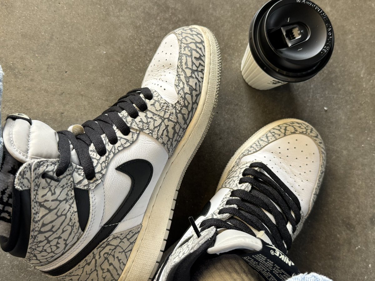 geal_sena's tweet photo. 本日の #セナスニ👟

Nike Air Jordan 1 High OG "White Cement/Safari" https://t.co/zB2PYjn3Hq