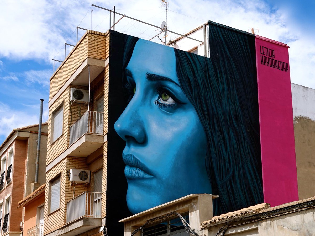 groovyplanetde's tweet photo. Cheste, eine kleine Gemeinde westlich von #Valencia, ist bekannt für Weinanbau u. als Standort eines bedeutenden Parcours für Motorradrennen. #Cheste ist aber auch ein Street-Art-Hotspot, dafür sorgt das jährliche Festival #GRAFFITEA. Ich war gestern vor Ort.
#StreetArt #UrbanArt https://t.co/SbqsPttY7k