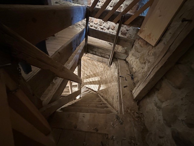 TalentisLAB's tweet photo. 🔍 Hier à #Estavayer, on a découvert un potentiel incroyable pour un futur #CircuitSecret. Donjon, cachots, escaliers oubliés… et des histoires qui ne demandent qu’à ressurgir. On croise les doigts pour que le projet prenne vie ! 🤞
#Tourisme #Innovation #Patrimoine https://t.co/tYGRblaOMm