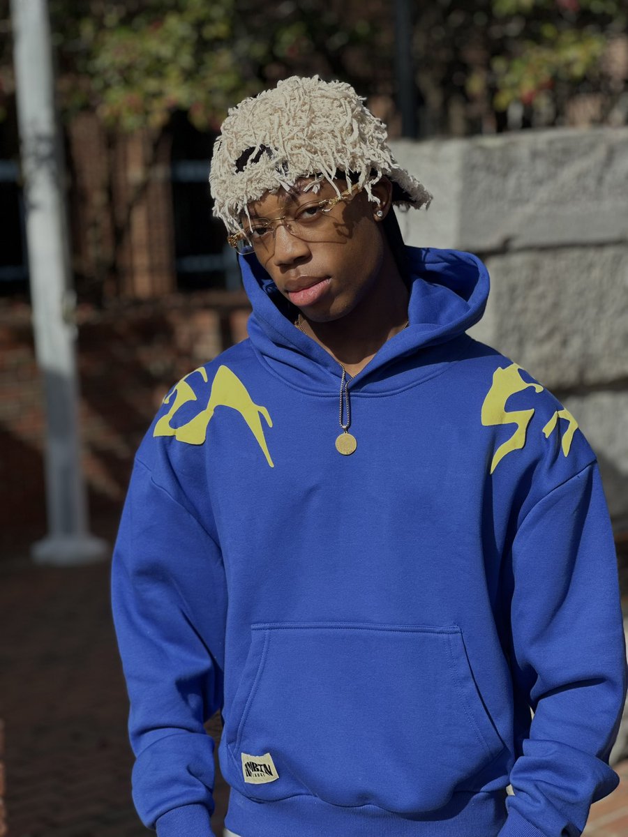 Mr. Underbooked tweet media