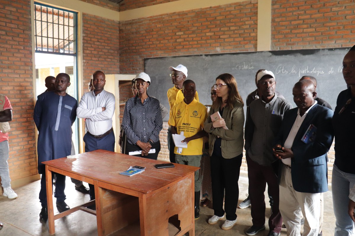 BurundiEco's tweet photo. Le Centre d'Enseignement des Métiers (#CEM) de #Rushubi porte ses fruits
Le @MENRS4 et la @Banquemondiale ont visité les réalisations du #PACEJ ce 14 avril 2025 en commune d'#Isare, province de #Bujumbura. #Burundi https://t.co/FodMGgCL99
