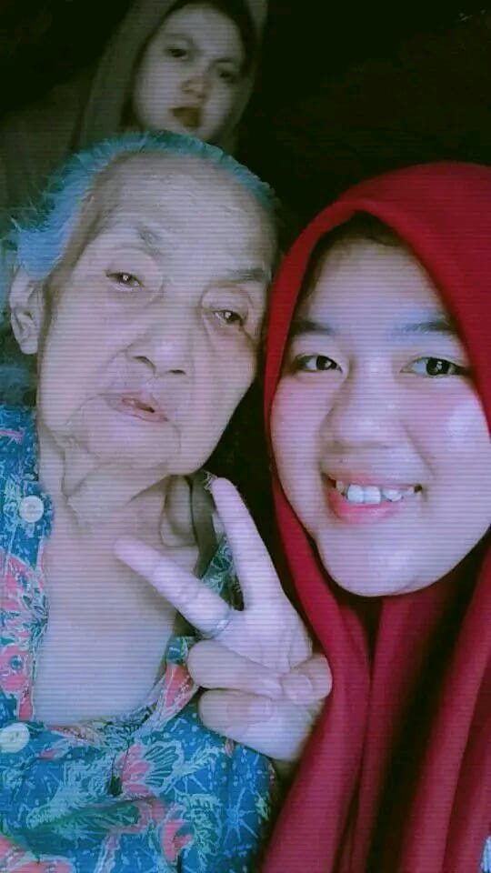 EridhaniSatya's tweet photo. Selamat jalan mbah mohon maaf Eri ga bisa ke Palembang hanya bisa kirim doa semoga Mbah Husnul khatimah amin 🙏😭😭😭 https://t.co/SOk1TiekFt