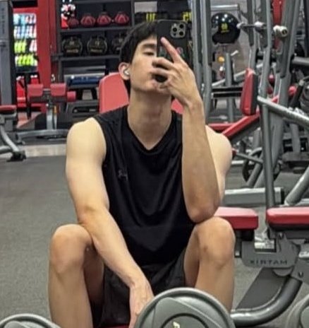 yall the difference.. im trembling please #kasibook