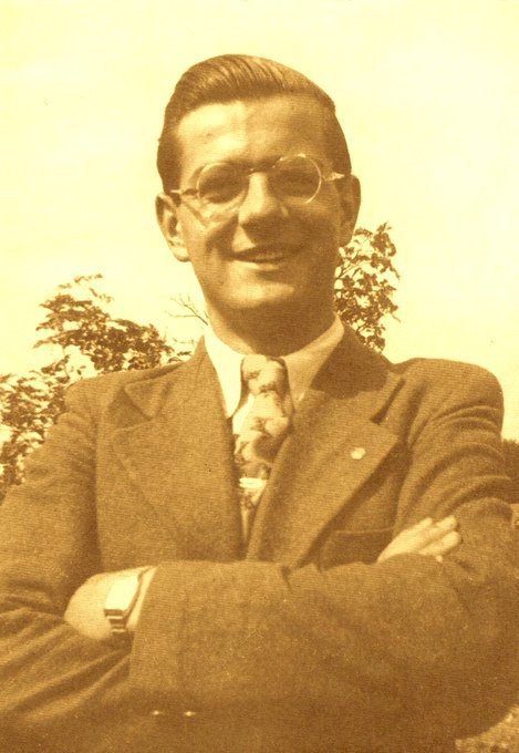 paroles_la's tweet photo. 16 avril 1943. Angers. Un étudiant est conduit au poteau d'exécution. Il demande au pasteur allemand qui l'accompagne s'il connaît la France. Oui. "Alors, dit-il, vous comprenez comme il est beau de mourir en combattant pour la liberté de ce pays." Olivier Giran. 22 ans. https://t.co/cvbjSK2Qtr