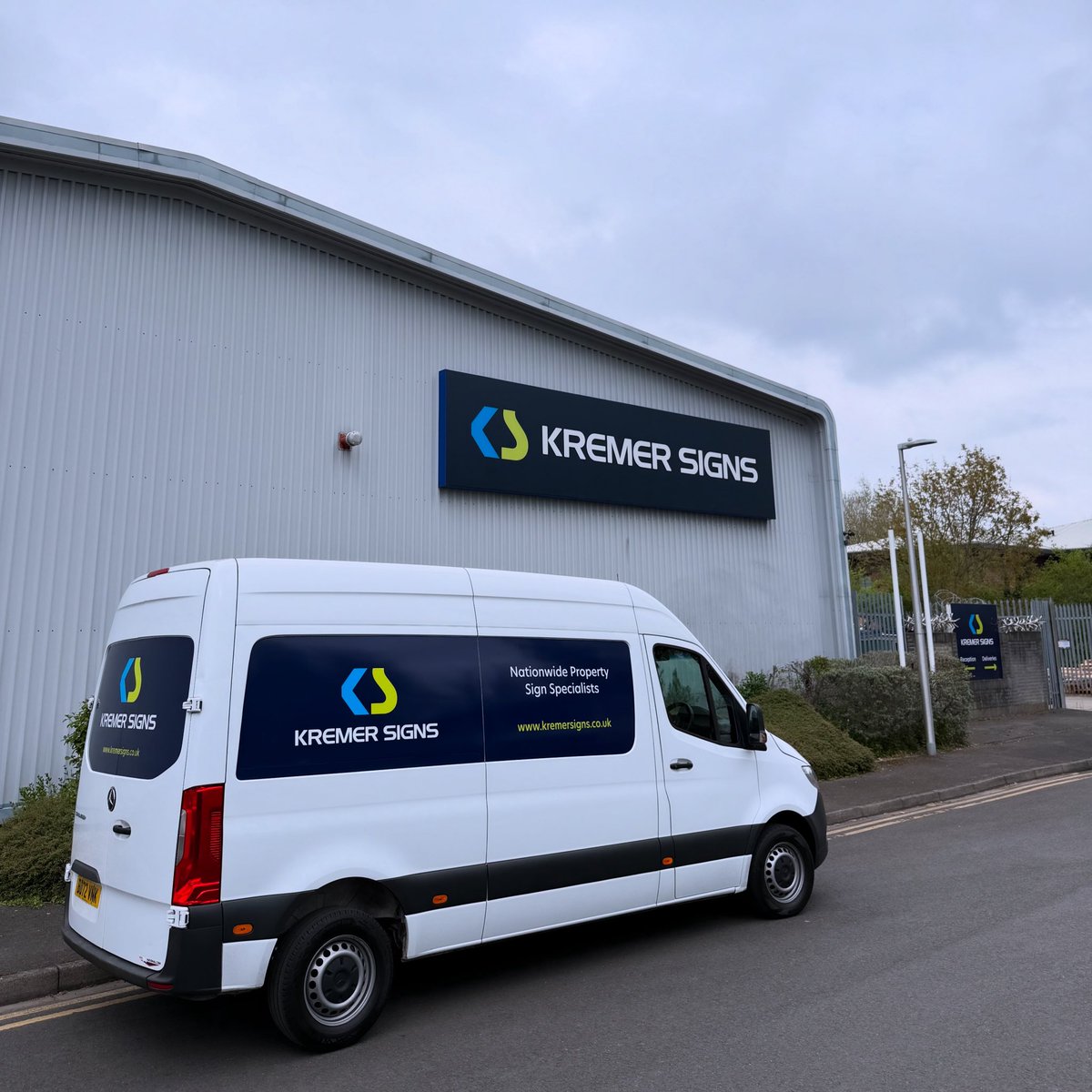 Look out, we’re on the move! 👀🚛

Our brand new, fully wrapped vans are hitting the road delivering For Sale and To Let boards to estate agents across the nation! 🪧🏡

Fast, reliable and looking sharp while we do it 🔥✨

Give us a wave if you spot us! 👋📸
