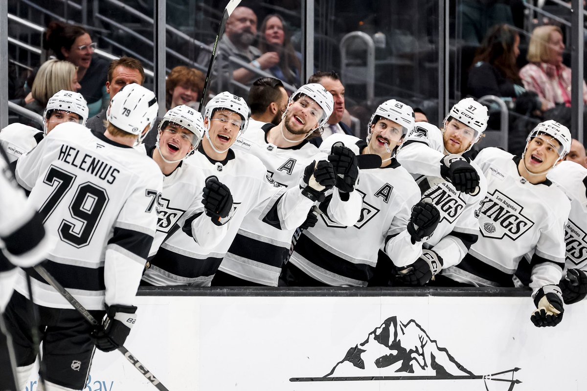LAKings's tweet image. Good night, Kings fans 😘