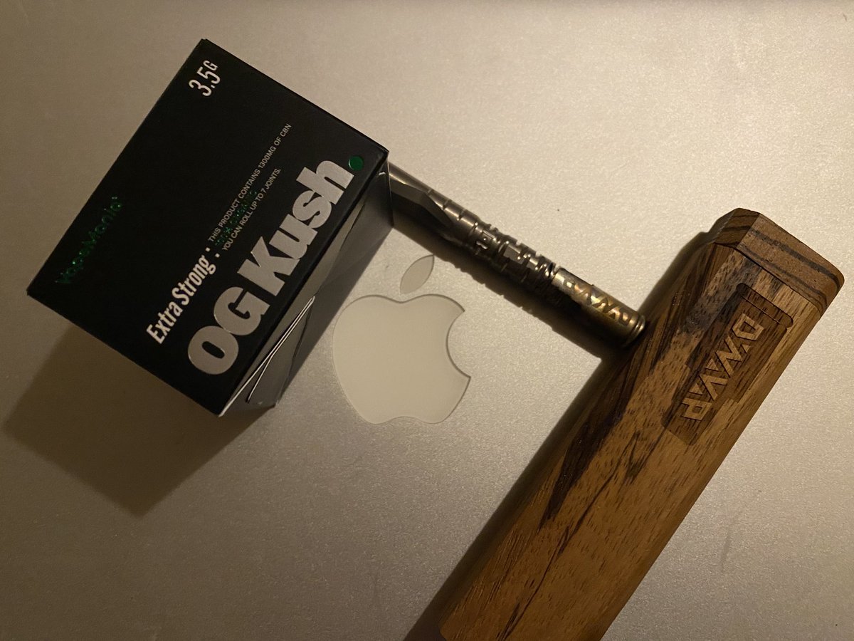 CTHRAG_YASKA's tweet photo. @Enjoy_Outing これに座って、#八重洲無線 の #VR160 からラジオを聴く。
右手は、#VapeMania #CBN を、ヴェポライザーの #dynavap #HyperDyn で燻らせ、空をぼーっと見る。
飛行機の接近通信をVR160が拾ったら、望遠レンズの刺さった #Lumix #GX7 で撮影。
ビールがあると、なお良い。
そんな休日を過ごしたい。 https://t.co/UW7k7cH2to