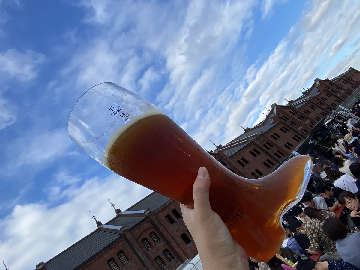 CTHRAG_YASKA's tweet photo. @Enjoy_Outing これに座って、#八重洲無線 の #VR160 からラジオを聴く。
右手は、#VapeMania #CBN を、ヴェポライザーの #dynavap #HyperDyn で燻らせ、空をぼーっと見る。
飛行機の接近通信をVR160が拾ったら、望遠レンズの刺さった #Lumix #GX7 で撮影。
ビールがあると、なお良い。
そんな休日を過ごしたい。 https://t.co/UW7k7cH2to