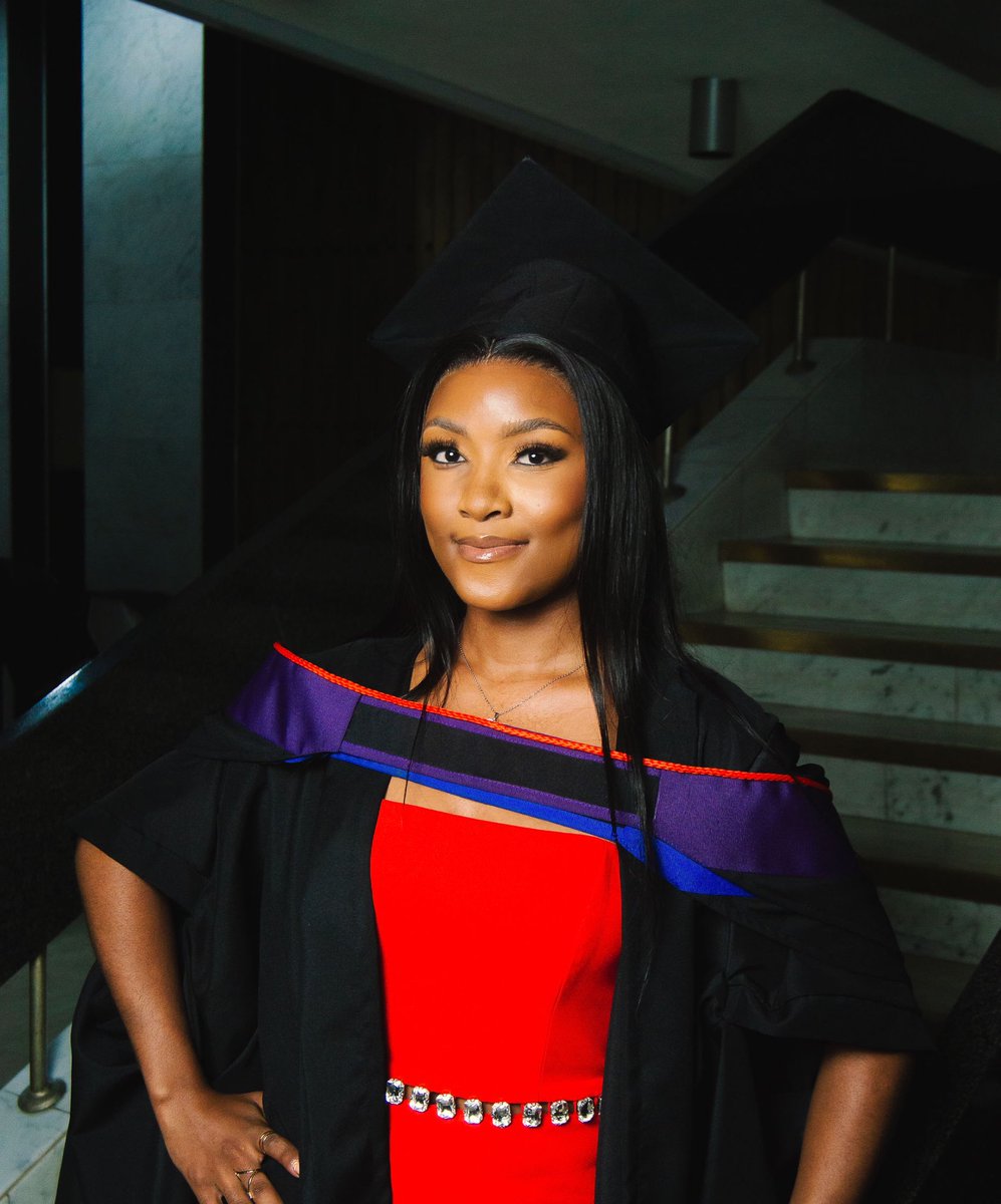 ReitumetseRath1's tweet image. BMedSc. Honours Cum Laude GraduATE🎓🧬❤️
#graduation