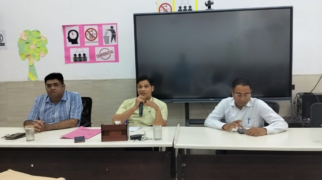 stdc.up.agra (@stdcup) on Twitter photo One more Two days (16&17 April 2025) barch for training of capacity building for management of DRTB started today, with Dir. STDC Agra Dr. S.Lawania, Dr.B.Bajaj & Dr.A.Srivastava & WHO Consultant Dr. Manas Sharma <a href="/TbDivision/">Central TB Division | #TBMuktBharat</a> <a href="/TBHDJ/">TB Harega Desh Jeetega</a> <a href="/ntep_UP/">TB Mukt Bharat- Uttar Pradesh</a> One more Two days (16&17 April 2025) barch for training of capacity building for management of DRTB started today, with Dir. STDC Agra Dr. S.Lawania, Dr.B.Bajaj & Dr.A.Srivastava & WHO Consultant Dr. Manas Sharma <a href="/TbDivision/">Central TB Division | #TBMuktBharat</a> <a href="/TBHDJ/">TB Harega Desh Jeetega</a> <a href="/ntep_UP/">TB Mukt Bharat- Uttar Pradesh</a>