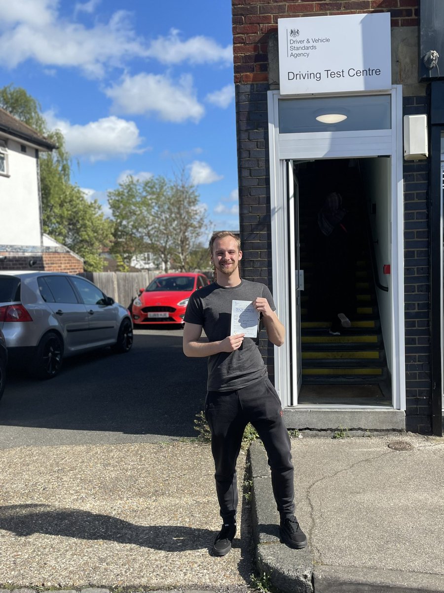 JUST PASSED MY DRIVING TEST! ☀️🚗

Life is looking pretty good right about now. If I can do it, YOU can do it.