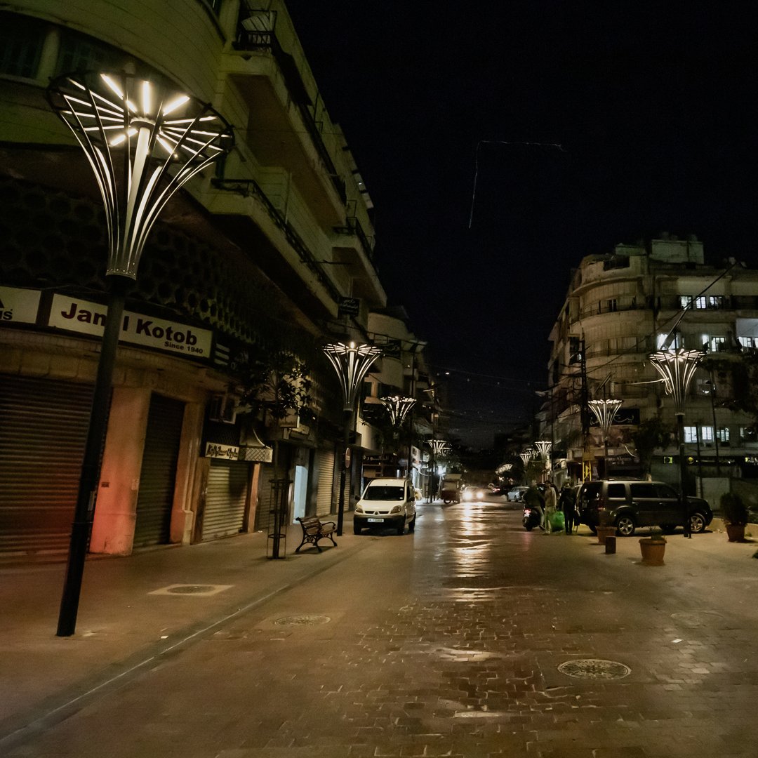 💡Residents of #Saida now benefit from solar streetlights installed at central locations in the city that provide safety, contribute to the revival of the local economy, revitalize public spaces and allow Saida to thrive day and night.
1/2