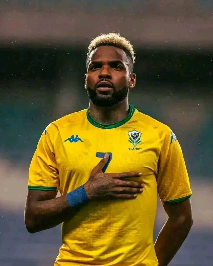 🚨Le joueur Gabonais, 🇬🇦 Aaron Boupenza a tiré sa revérence

L'international gabonais est décédé à l'âge de 28 ans. 
Selon une Source,il aurait chuté du 11e étage de son immeuble en Chine 🇨🇳 

RIP champion 🕊️🕊️