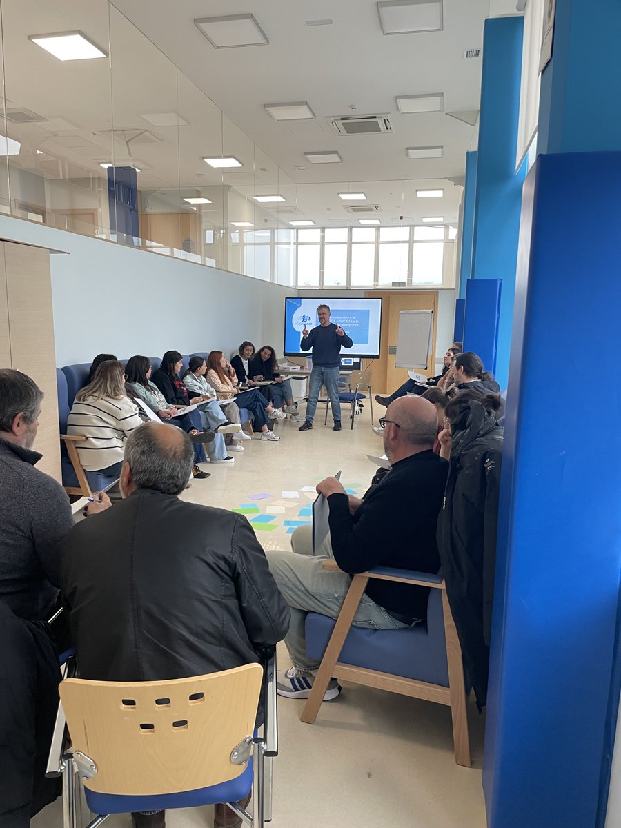 Aspanaes's tweet image. 🧑👩 21 profesionales de serv. atención diurna de Aspanaes, asistieron a la formación:“Introducción a la ética aplicada a la intervención social” de la mano del formador Jorge Rivas, impactando en la calidad de vida de las personas autistas 💙mejora continua cualificada🎯