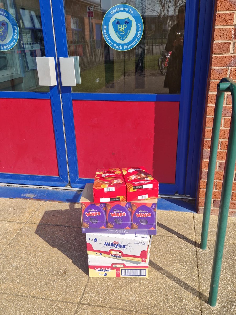 Huyton-Asphalt (@huytonasphalt) on Twitter photo That's a wrap on our Easter Egg Deliveries!
We stopped by <a href="/BlackbrookJRLFC/">Blackbrook Royals</a> to support their appeal for <a href="/AlderHey/">π₯ Alder Hey π</a> and are proud to sponsor their U14s team!
Then on to <a href="/ClaireHouse/">Claire House</a>, Blueberry Park Primary &
<a href="/BlackburneHouse/">Blackburne House</a>, spreading smiles with 580+ eggs donated!
#HAMeansMore That's a wrap on our Easter Egg Deliveries!
We stopped by <a href="/BlackbrookJRLFC/">Blackbrook Royals</a> to support their appeal for <a href="/AlderHey/">π₯ Alder Hey π</a> and are proud to sponsor their U14s team!
Then on to <a href="/ClaireHouse/">Claire House</a>, Blueberry Park Primary &
<a href="/BlackburneHouse/">Blackburne House</a>, spreading smiles with 580+ eggs donated!
#HAMeansMore