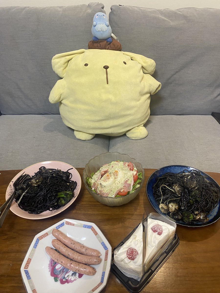 kumtyn's tweet photo. 今日は誕生日が同じのぽむさんと一緒に誕生日パーティーをしました！
ケーキ美味しかったなぁ🍰🫧
#あわたん
#ポムポムプリン
#誕生日 https://t.co/7W41rRTVYX