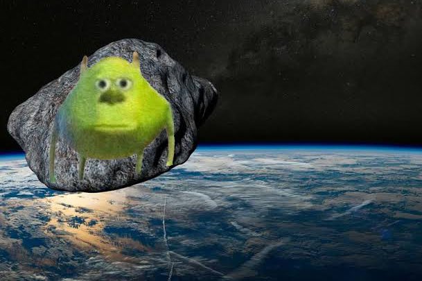 El  #meteorito viendo como cayó en México y aquí hacemos memes en vez de asustarnos.