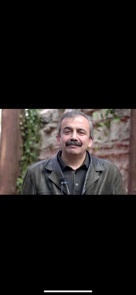 Onurlu mücadelen, insanlığın hepimize derstir Sırrı abem. Hadi kalk, derse devam. Kahretme bizi❤️