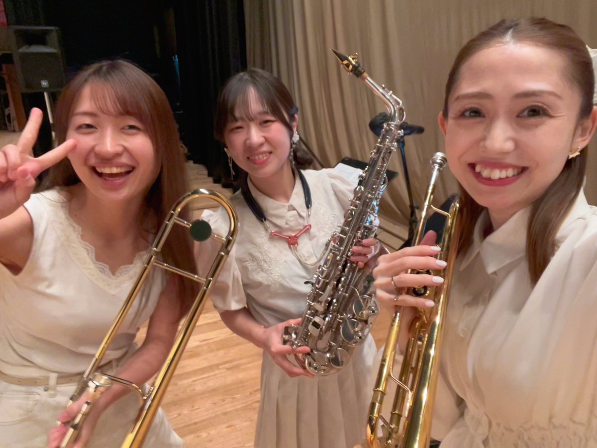 chika_t_p's tweet image. 💐Lily&apos;s Horns💐
たましんRISURUホール(立川)

宮澤公廣さんのサポートとして、コーラスと演奏をさせていただきました🎤

宮澤さんのオリジナル曲2曲と、銀座の恋の物語。
リハーサルと本番で2日間楽しかった🐿️🤍
ありがとうございました！