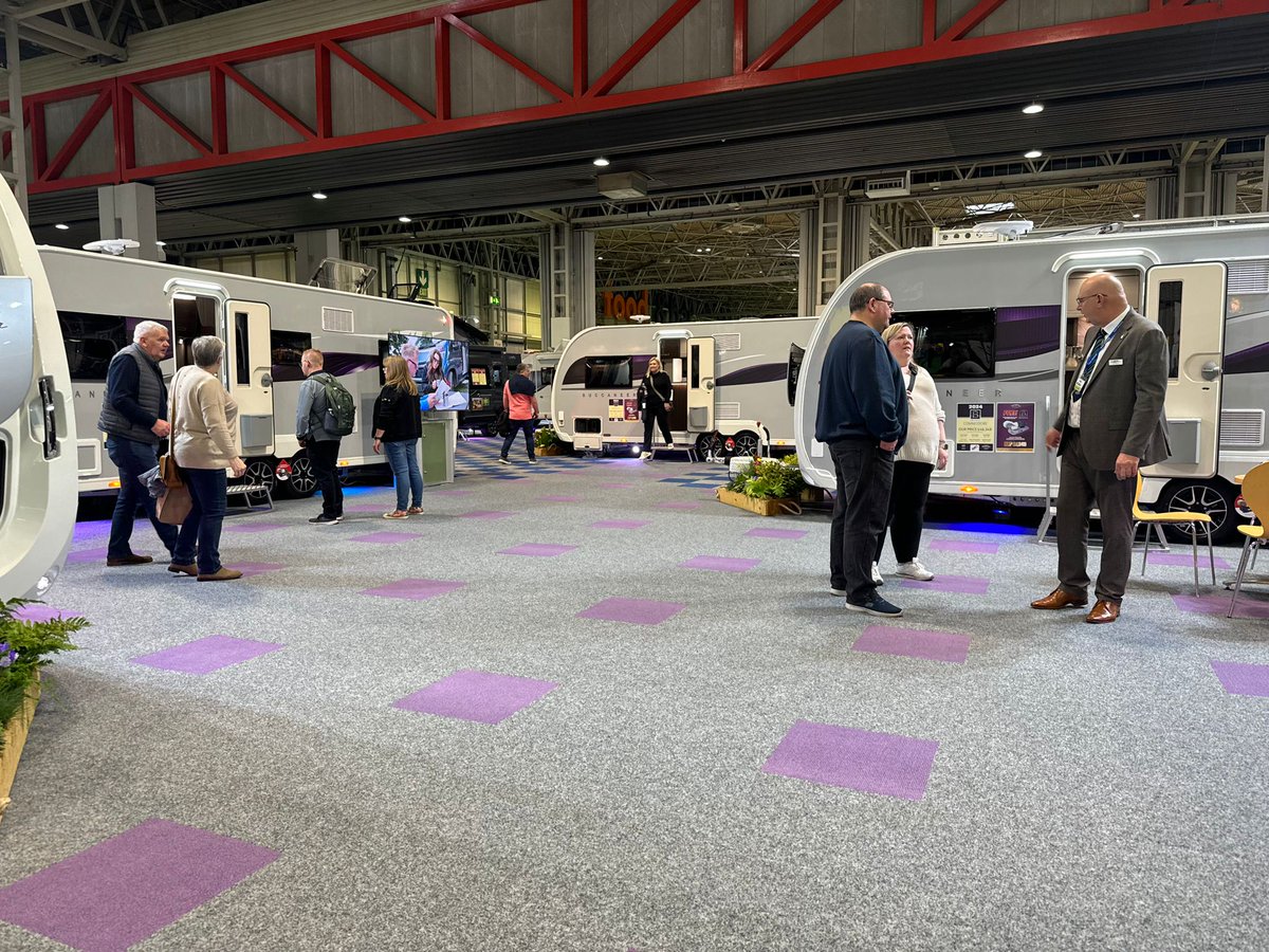 Our Wellington and Broadrib tiles bring sophistication and functionality to any exhibition stand! With tab-It stickers, they're easy to install and reuse. Perfect for high-quality flooring! ♻️

Read more: ow.ly/8IPe50VjPfV 

#EventFlooring