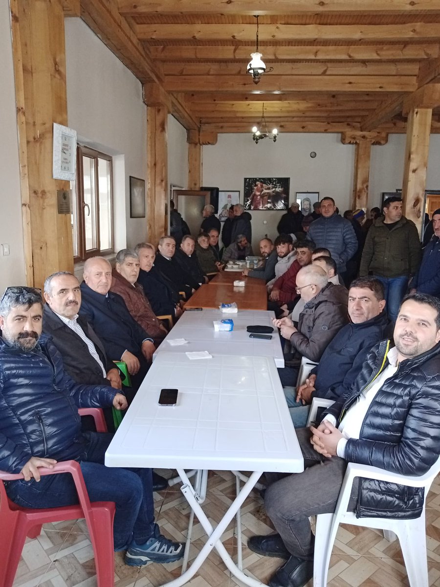 SelimTemurci's tweet photo. İstanbul Milletvekilimiz Doğan Demir Bey’in kıymetli Abi’si Orhan Demir’i Varto Gölyayla köyünden milletvekillerimizle birlikte Hakk’a uğurladık. 

Merhuma tekrar Rabbimden rahmet, Doğan Demir vekilimize ve ailesine başsağlığı ve sabırlar diliyorum.

Bizlere taziyede eşlik eden Erzurum ve Muş İl Başkanlarımıza ve teşkilat mensuplarımıza ayrıca teşekkür ediyorum.