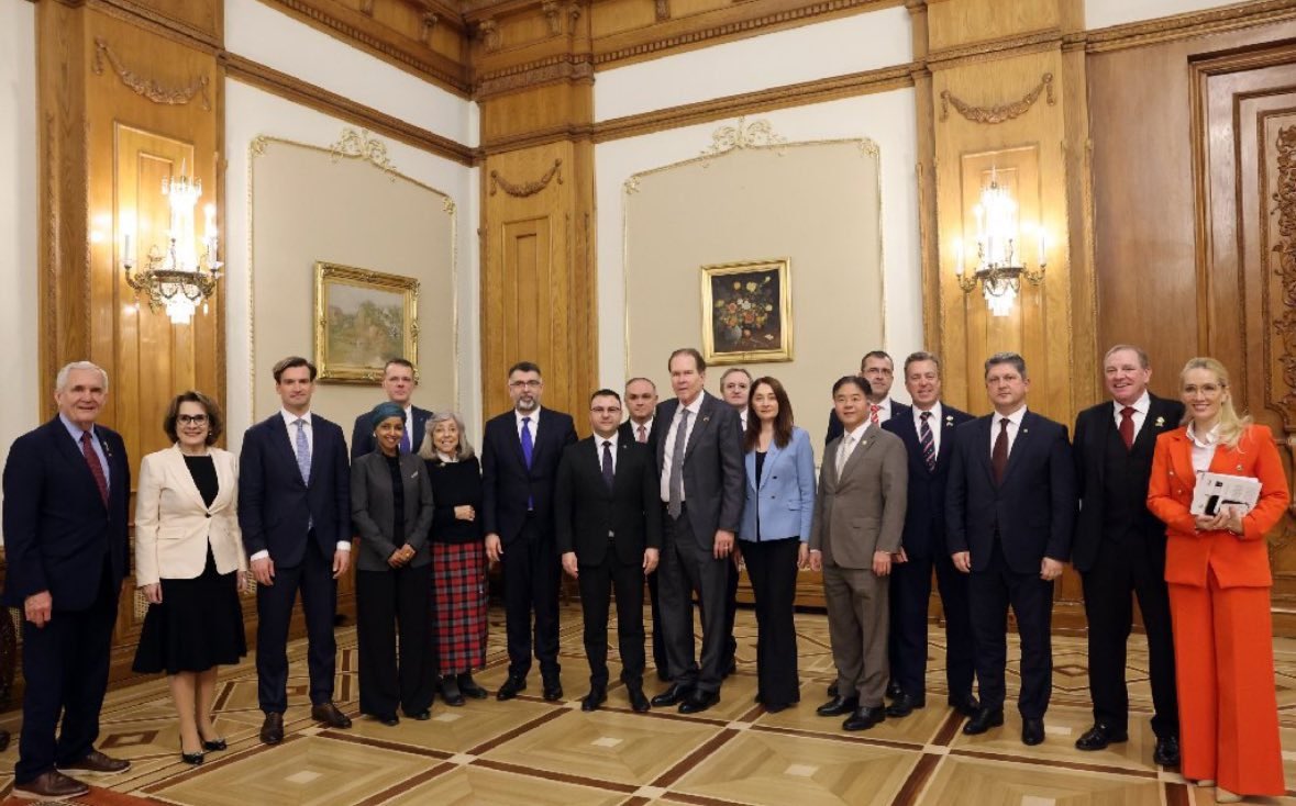 Pe data de 15 aprilie 2025, Camera Deputaților a  găzduit o delegație a Congresului Statelor Unite ale Americii. În cadrul acestei vizite, au avut loc întâlniri în format bilateral între membrii delegației americane și reprezentanți ai celor două Camere ale Parlamentului. #cdep
