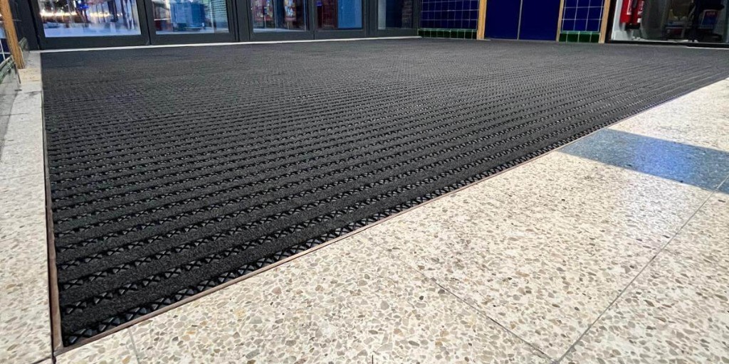 MatWorksES's tweet image. Tough mats, easy install! Treadsure 205 is one of our primary modular matting systems that&apos;s ideal for busy entrances. See it here: ow.ly/FTq150VuuVs

 #entrancematting #flooring #matworks #Treadsure205