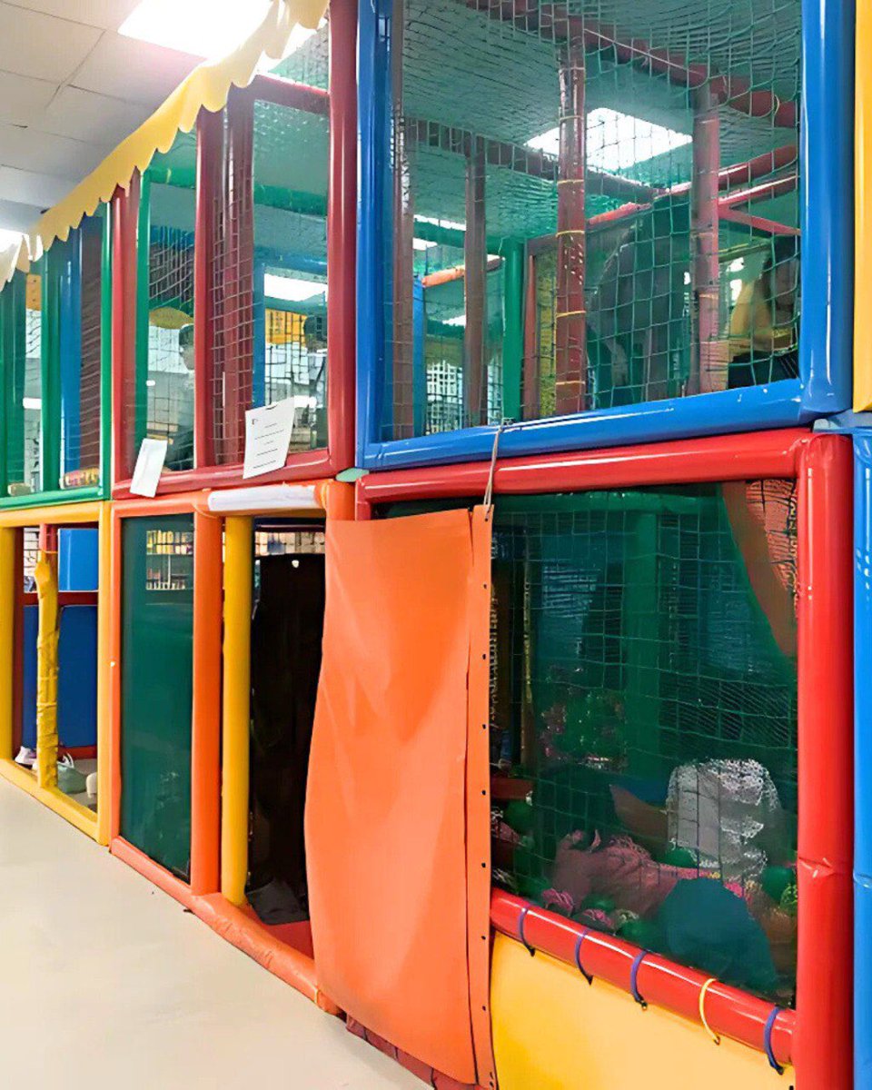 KoalaPeque's tweet photo. Nuestro parque de bolas es el lugar donde las risas nunca paran. Los niños se lo pasan en grande, saltando, jugando y haciendo nuevos amigos.

🌈 Un espacio seguro y colorido donde cada peque puede ser él mismo, explorar y dejar volar su imaginación. https://t.co/5gbU4cf0dl