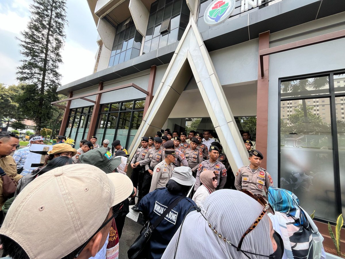 Kami di PHK Menteri Desa tanpa sebab. Tolong kami untuk di viralkan karena di negeri ini No Viral No Justice
#copotmentridesayandrisusanto 
<a href="/Metro_TV/">METRO TV</a> 
<a href="/KompasTV/">KOMPAS TV</a>
<a href="/tvOneNews/">tvOnenews</a> 
<a href="/officialinews_/">iNews</a> 
<a href="/Beritasatu/">BeritaSatu</a> 
<a href="/GlobalTV/">Global TV</a>