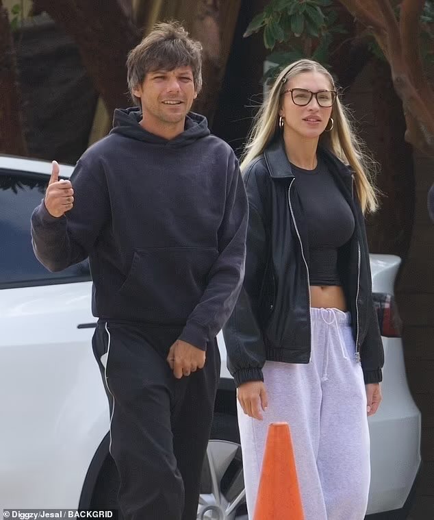 Ella tiene dos cosas que yo quiero a Louis y altas gomas