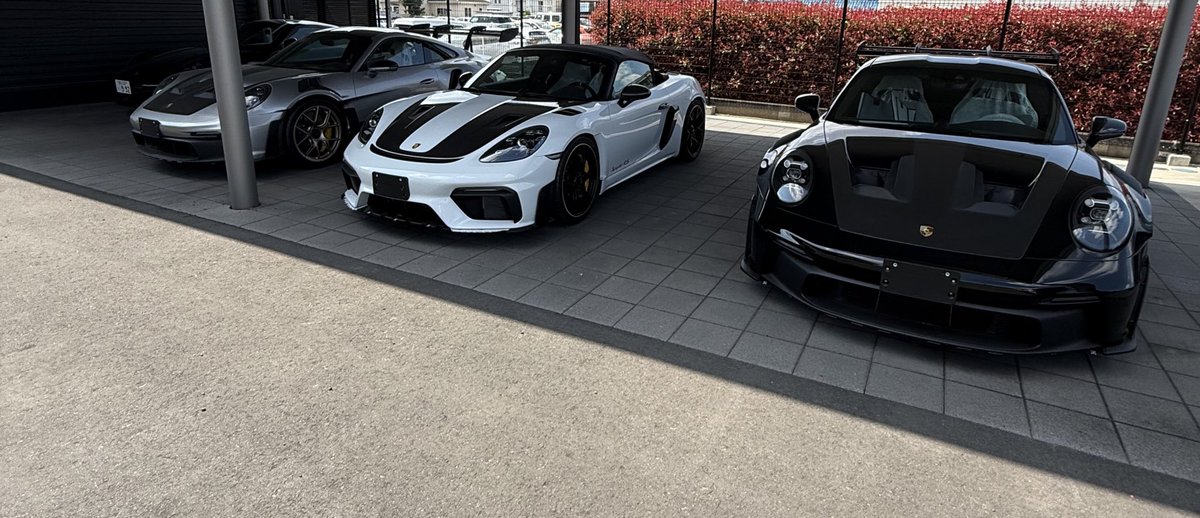 会ってきました🫰
カッコ良すぎ…
両隣りがエグい。
#718spyderrs #Porsche #718スパイダーRS