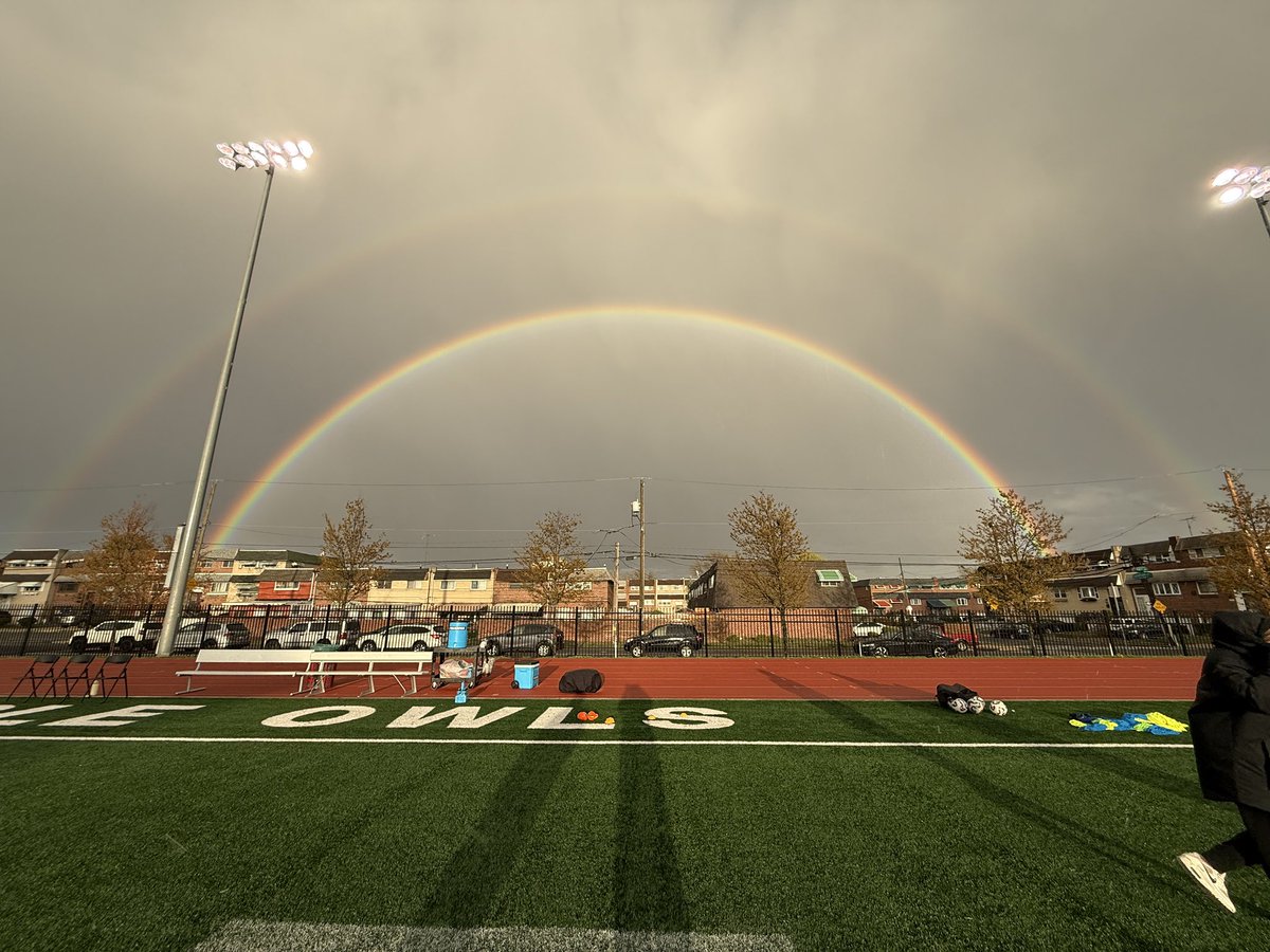 Our last home spring match🌈.

#GoOwsl