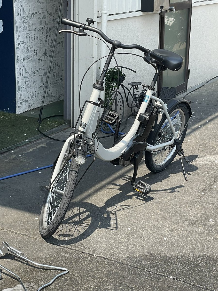 seigou714's tweet photo. ペ/カクが東京にいるので、カクが1年間レンタルしていた自転車を返却するために、僕が宝塚まで車を走らせて返してきました。
非常に扱いが雑です。
ただ今回は、ほんとに腰が低く感謝の気持ちが伝わったので僕も清々しい気持ちです。 https://t.co/KxgBdjwHW4