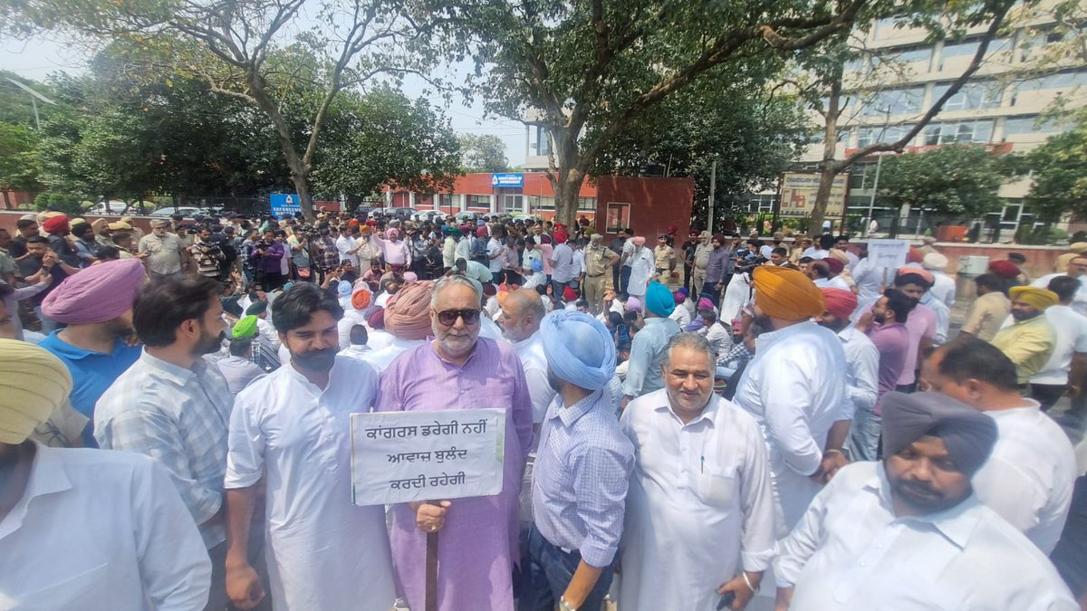 Whenever MOSHA fears rise of <a href="/INCIndia/">Congress</a> in Gujarat they unleash ED to harass <a href="/RahulGandhi/">Rahul Gandhi</a> <a href="/SoniaGandhi/">Sonia Gandhi</a> &amp; other leaders.
<a href="/INCPunjab/">Punjab Congress</a> held protest at ED ofc Chandigarh. 
ALL national media is controlled by ADANI. MOSHA wants to gift National Herald to him to silence opposition voice