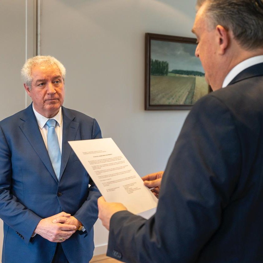 Meerssen heeft vanaf 1 juli een nieuwe waarnemend burgemeester. Jacques Niederer is dinsdag officieel beëdigd door gouverneur Emile Roemer. “Ik ga volop aan de slag om samen tot een resultaat te komen waar iedereen trots op mag zijn."  Lees meer op: bit.ly/3YAlnfk