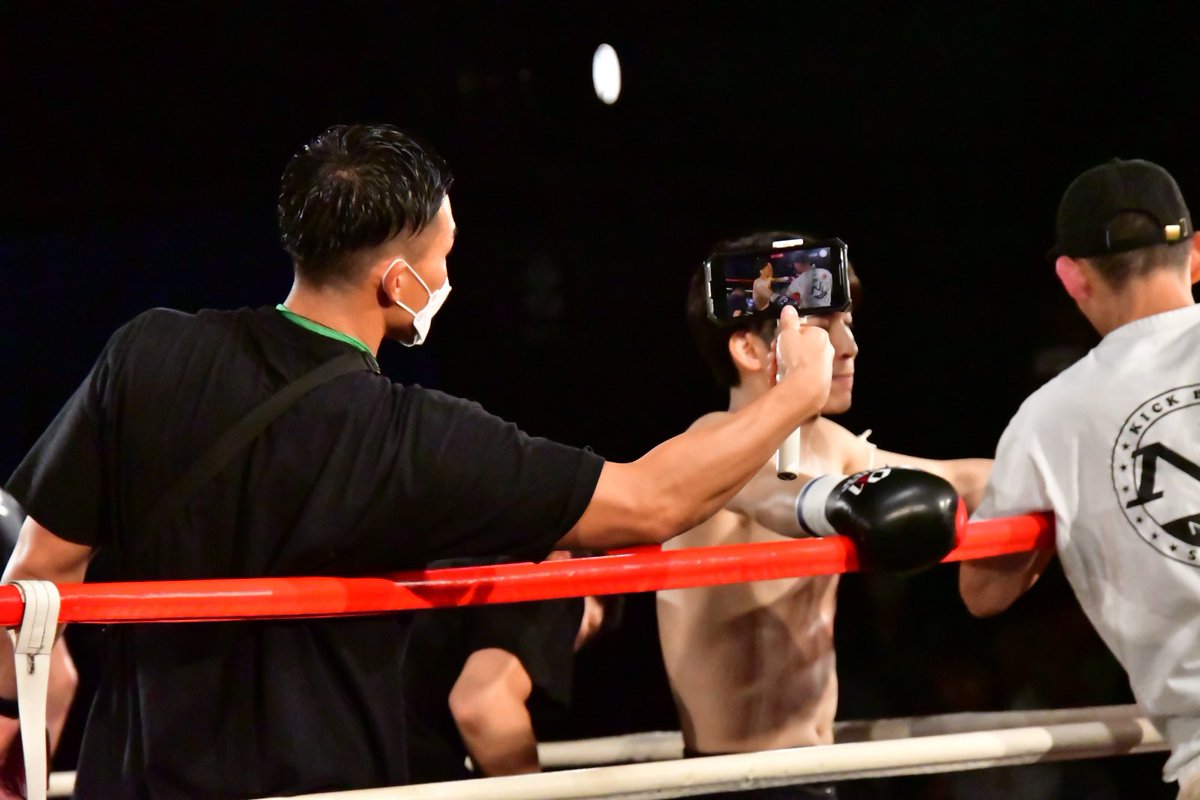 4/6KROSS×OVER.30、BACKSTAGEと試合の撮影に行ってきました！

KROSS×OVERの広報になってから約一年半。

どこまで力になれているのか、役に立てているのはわかりませんが、KROSS×OVERを盛り上げたいって気持ちは本気です。

毎大会ごとに少しでも良くしていける様、微力ながらこれからも頑張ります！