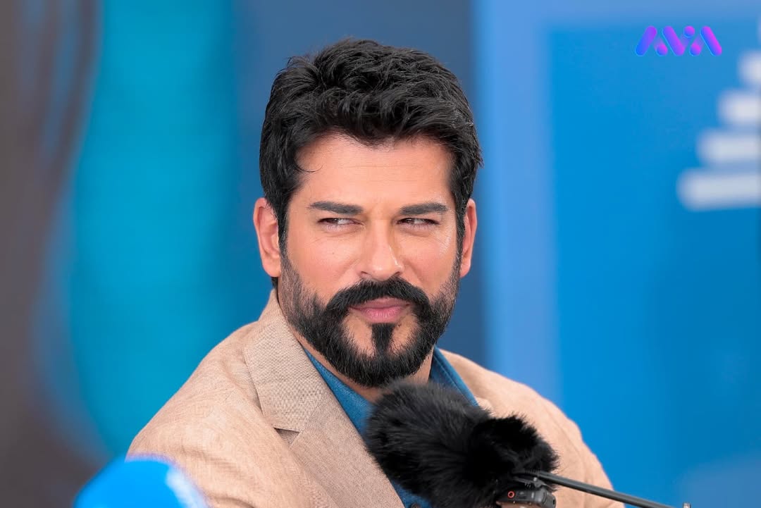 burakfansclub's tweet photo. #BurakÖzçivit 🌟💥 #PavilionbyRams https://t.co/0n5sFAcoY0