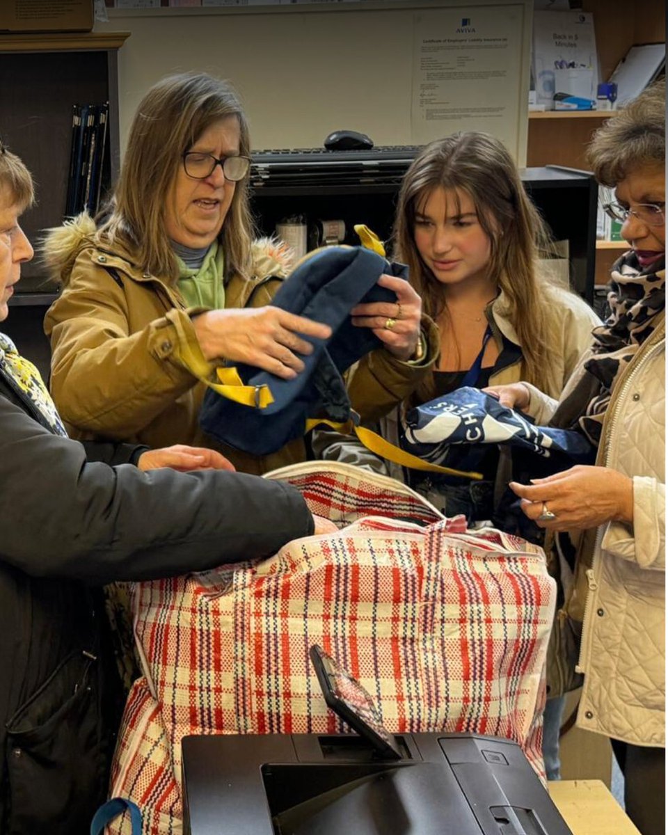 RotaryGBI's tweet image. Inspirational Rotarian, Mia Wilson has truly connected with Rotary’s ‘Service Above Self’ values by putting her school bag recycling idea into action 🙌👜🌍🌟

Read Mia's story in the latest edition of Rotary Digital 👇

magazine.rotarygbi.org/bags-of-hope

#BagsOfHope #RotaryClub #Caterham