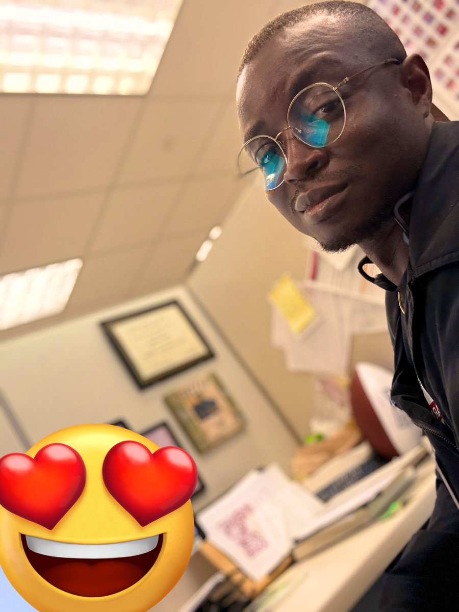 yakinzz12's tweet photo. It was a hard day at work yesterday, but I felt trance-like: no voices, no running about, no noise. Just me systematically working through my cases. Man and craft in perfect harmony😁

#pathlife #ilovebeingapathologist #PathTwitter #pathX https://t.co/asGuLB07y3