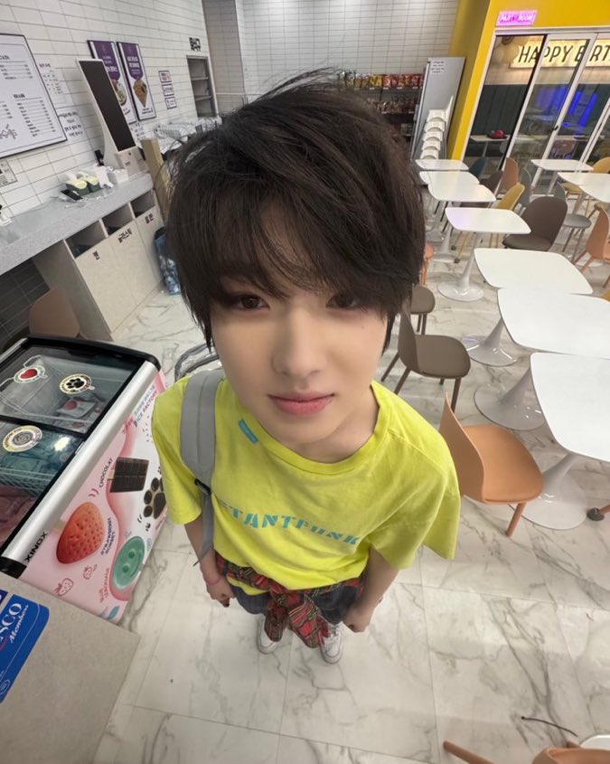 diatuh kecil mungil imut petite nyam nyam yah