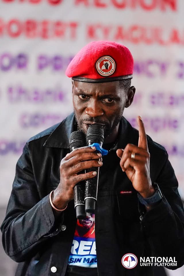 Allon pro official (@allonpro15877) on Twitter photo A faded politicians like this one fighting young artists like <a href="/AlienSkinUg/">ALIEN SKIN OFFICIAL</a> because of their own interests #kadingo A faded politicians like this one fighting young artists like <a href="/AlienSkinUg/">ALIEN SKIN OFFICIAL</a> because of their own interests #kadingo