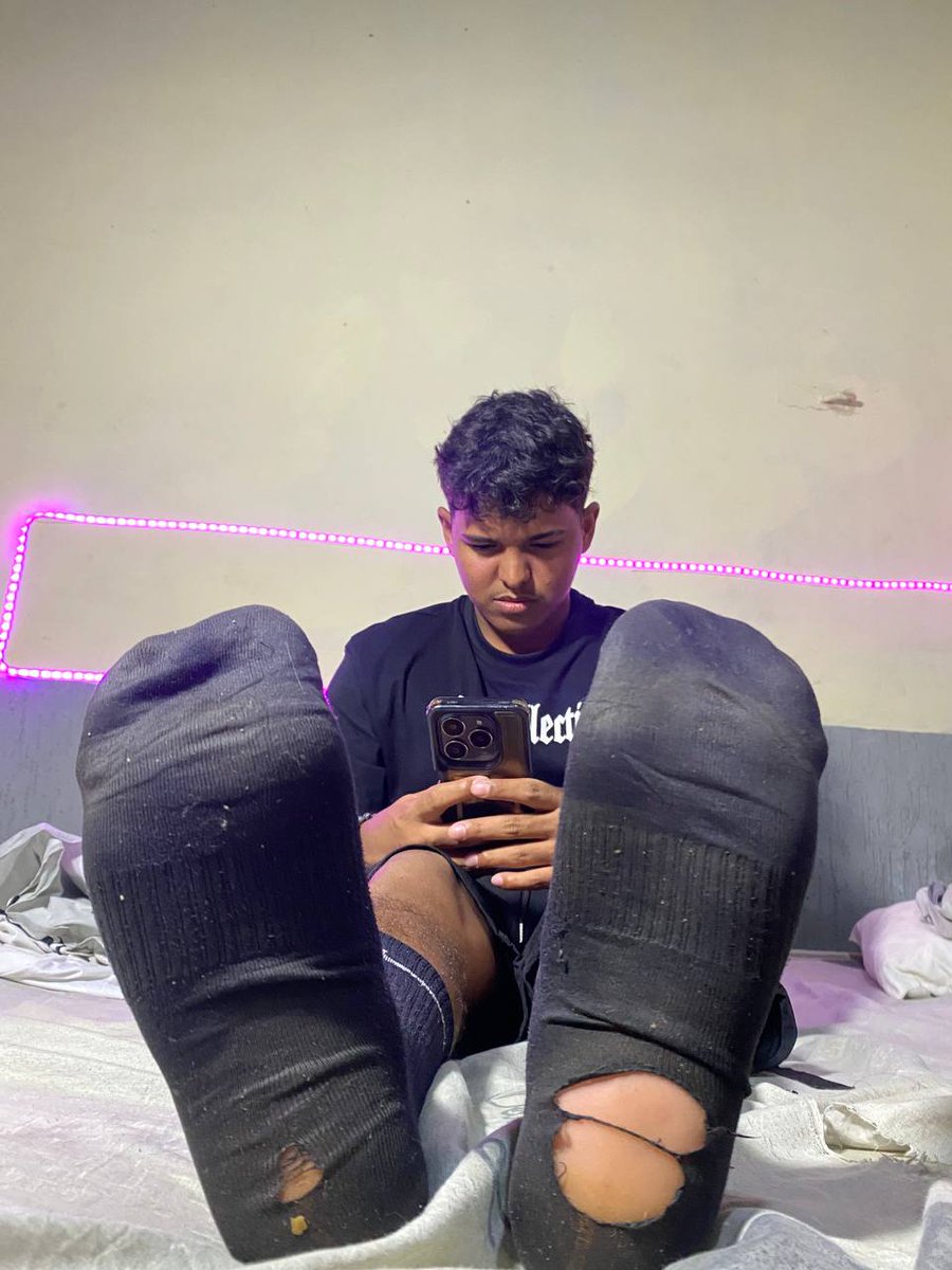 masterjagger45's tweet photo. the king's stinky feet and socks
#findom #feet #bigcock #foot
@SHmdude @morrochacal @Poppersfag87 @RT4MastersBR2 @AlphaMaleWorld1 @slave_here @MASTER_UPDATES @rt_feet @PromoJacked @justthispiggy @RTGoonerDrone @bisexcasmx @FeetFinder @diamond__here @PromoRTpig @BestFootMasters https://t.co/onNTX907J4
